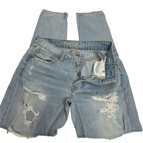 American Eagle light wash distressed tomgirl jeans size 00 - Picture 5 of 14